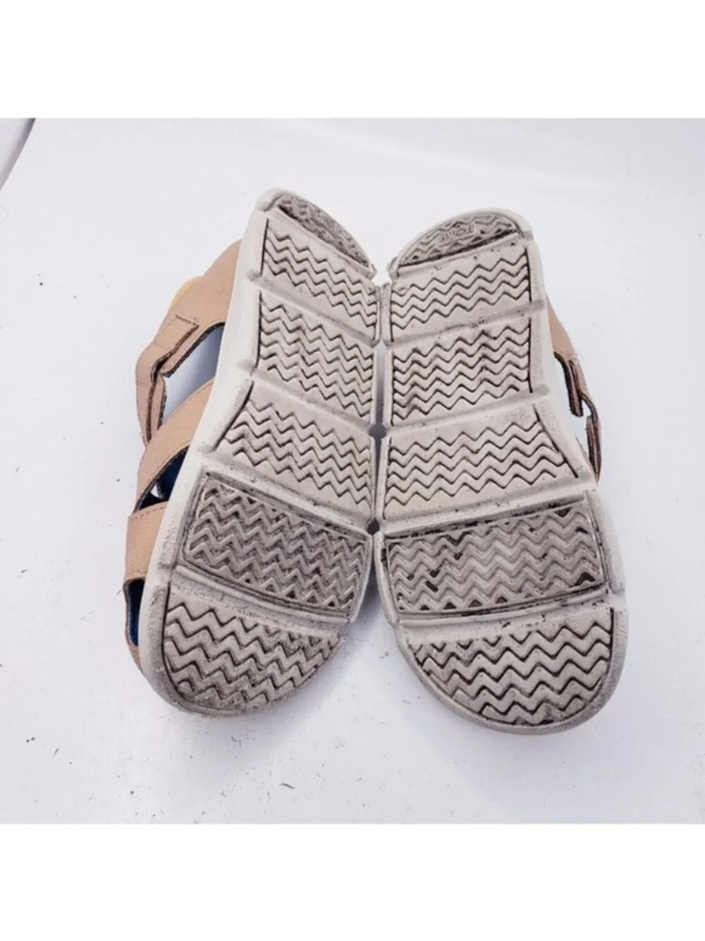 Toms Tan Caity Fisherman Honey Nubuck Faux Leather Sandals Girls Toddler Size 10